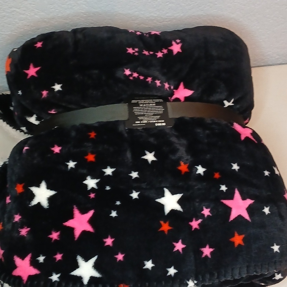 Victoria’s Secret Blanket Fashion Show Sherpa Star Blanket 🆕️ - Picture 6 of 12